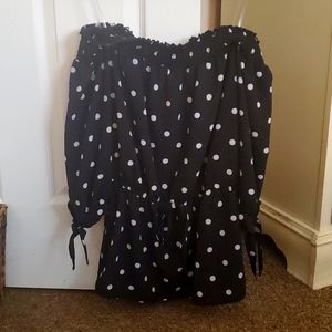 Sleeveless B&W Polka Dot Ruffle Blouse